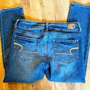 Size 4 American eagle super stretch Artist crop